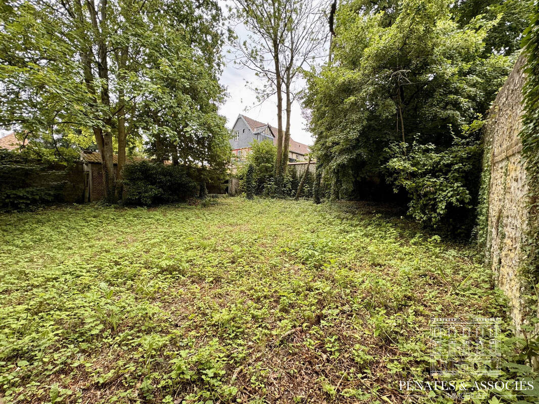 Terrain à MONT-SAINT-AIGNAN