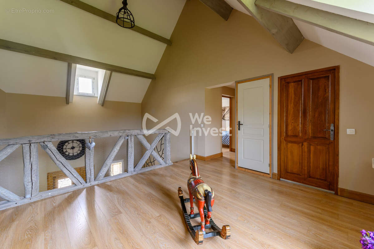 Maison à VILLENEUVE-LE-COMTE