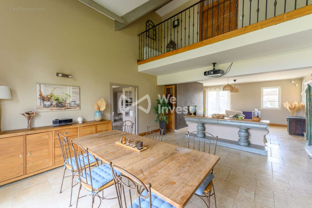 Maison à VILLENEUVE-LE-COMTE