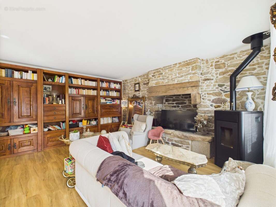 Maison à POULDREUZIC