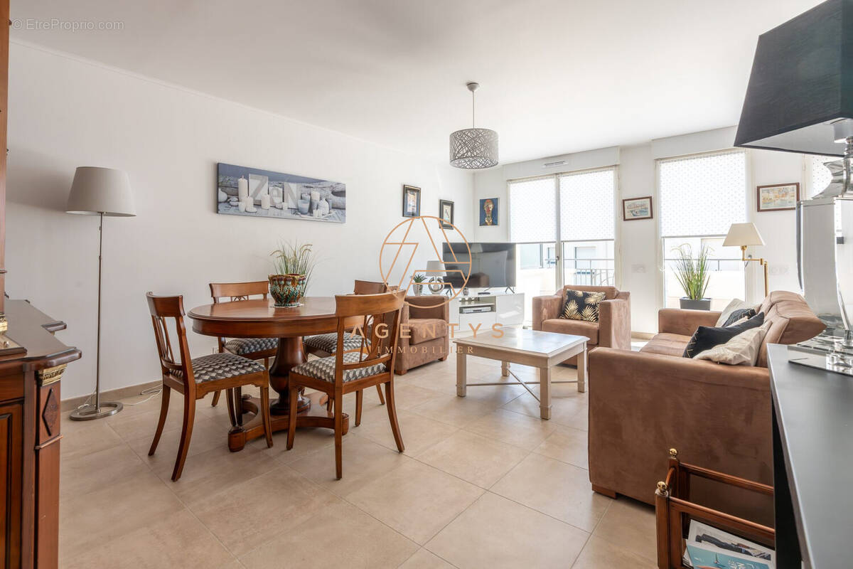 Appartement à LE PERREUX-SUR-MARNE