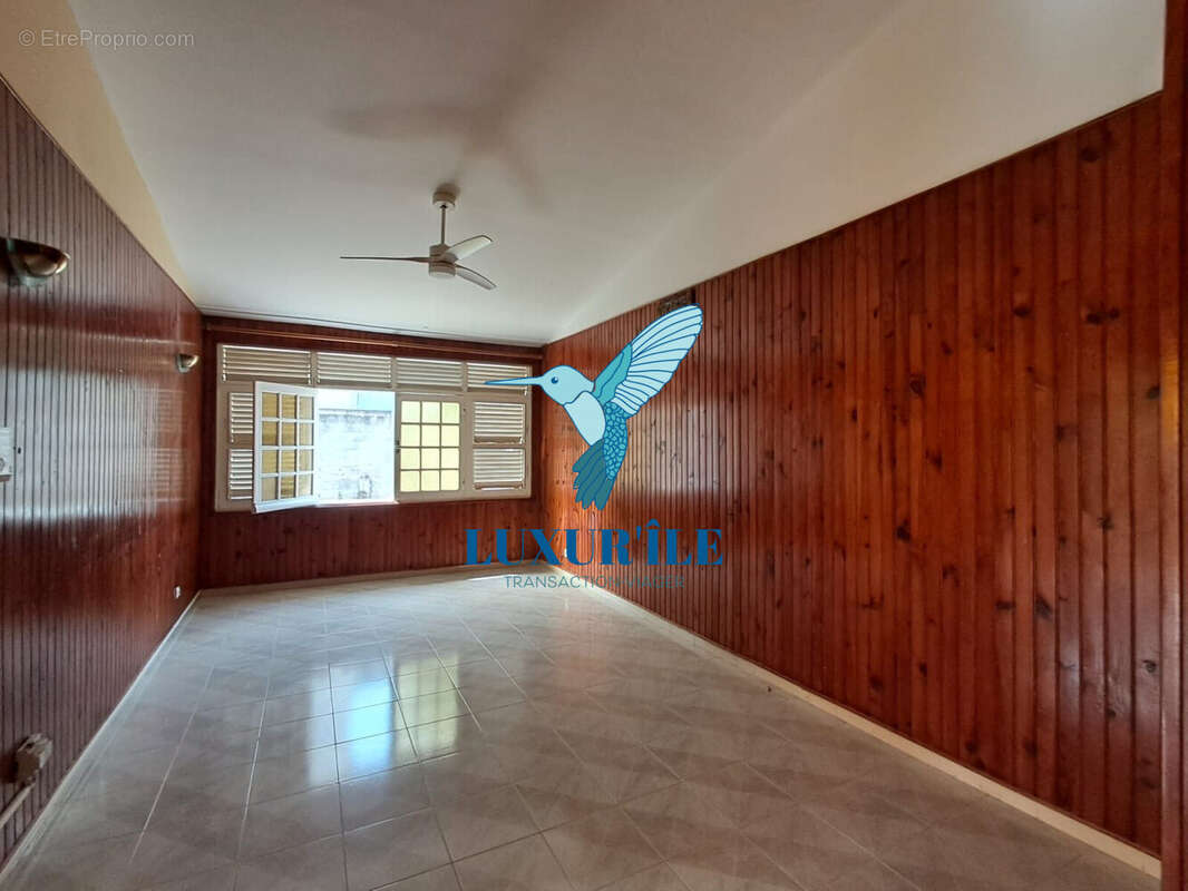 Maison à PETIT-CANAL