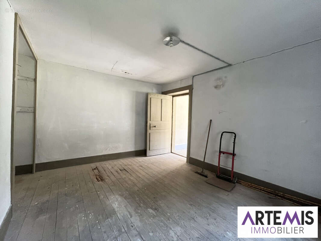 Appartement à ORNANS