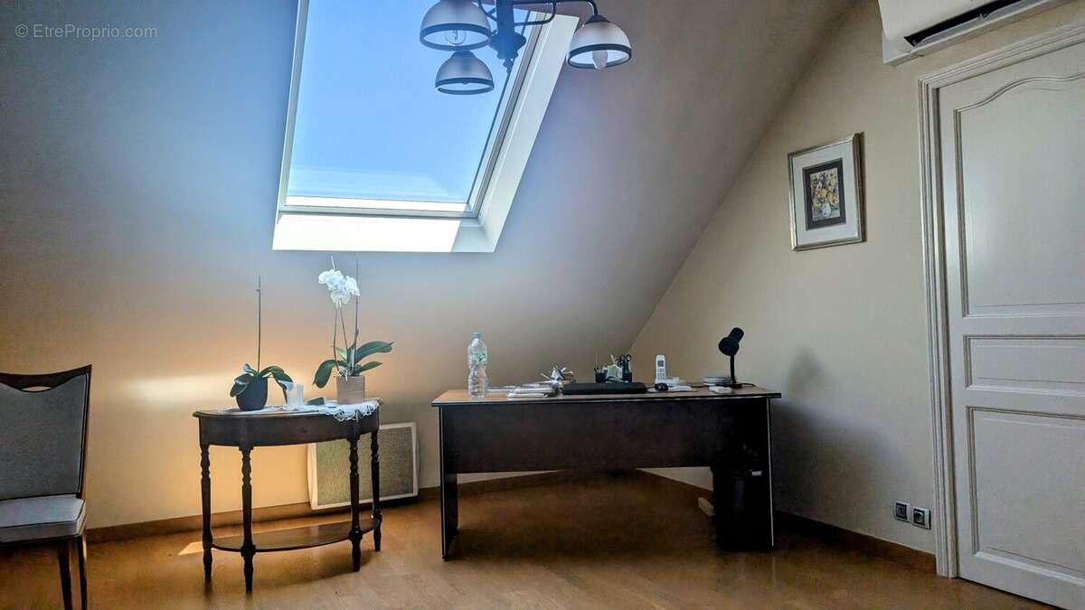 Maison à SAINT-JEAN-DE-LINIERES