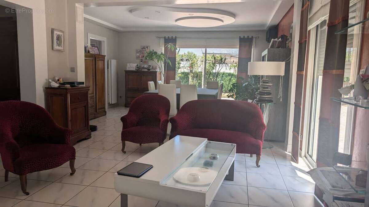 Maison à SAINT-JEAN-DE-LINIERES