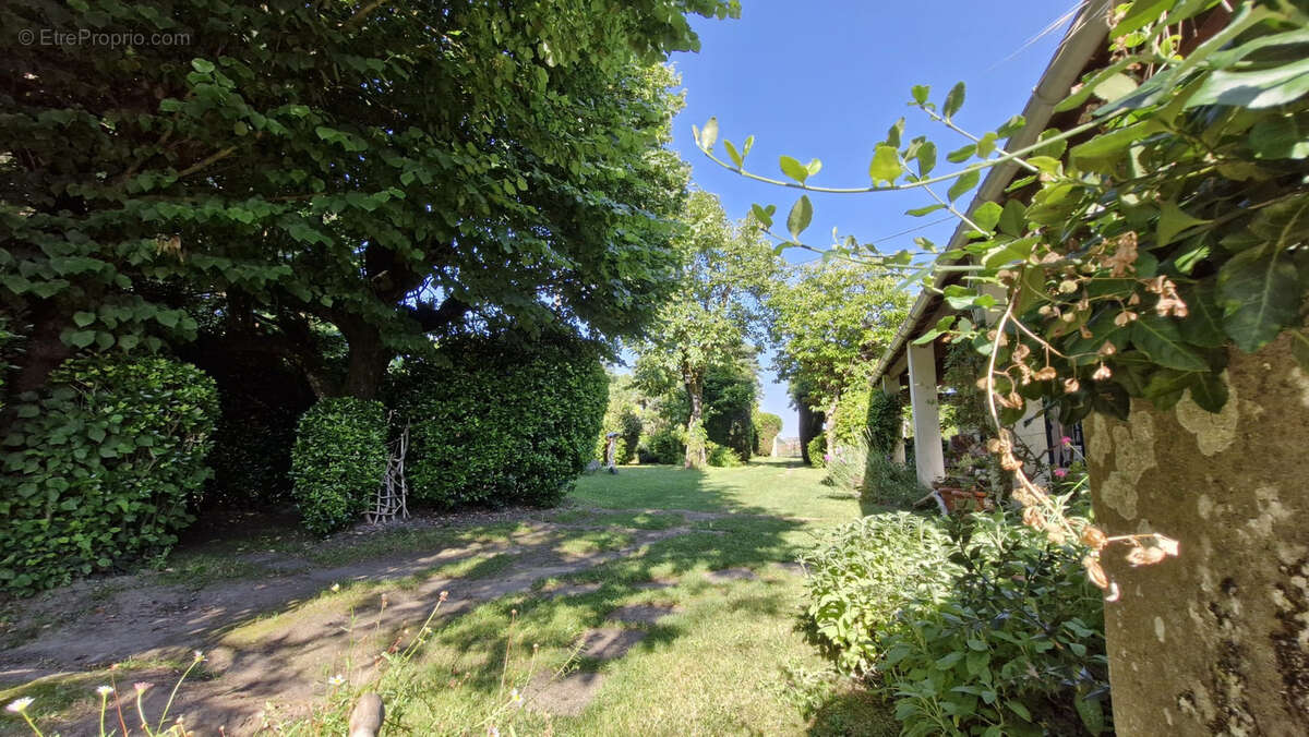 Maison à BOUTENAC-TOUVENT