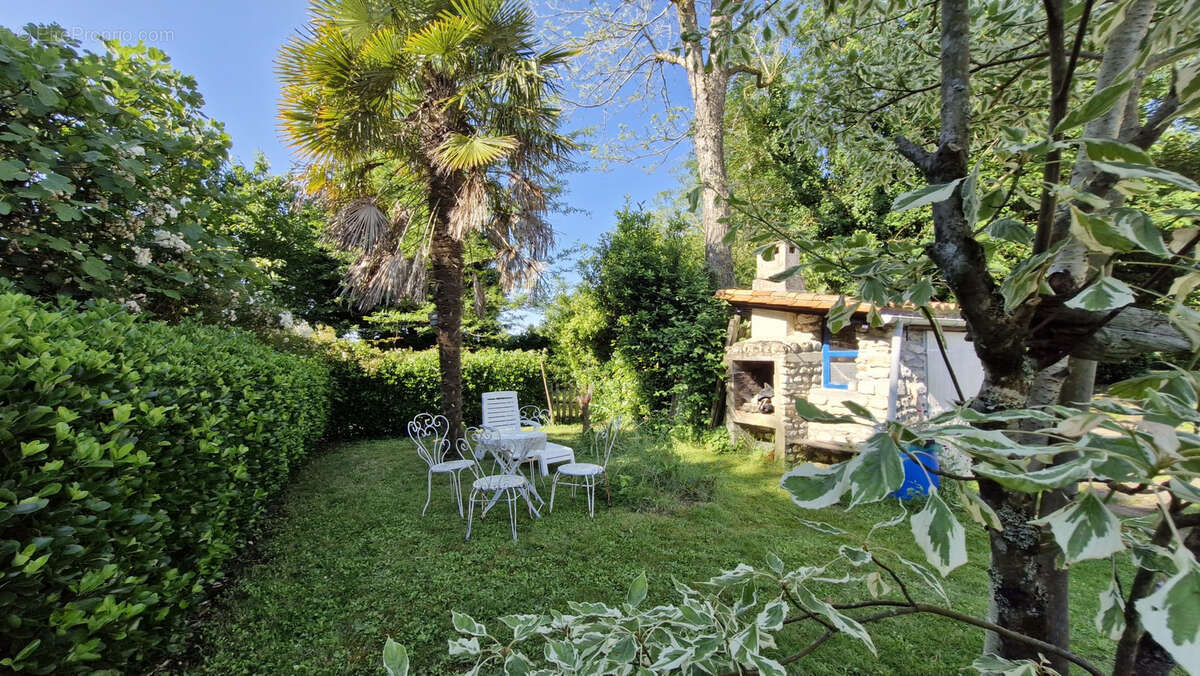 Maison à BOUTENAC-TOUVENT