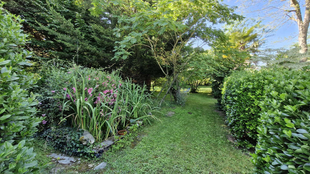 Maison à BOUTENAC-TOUVENT