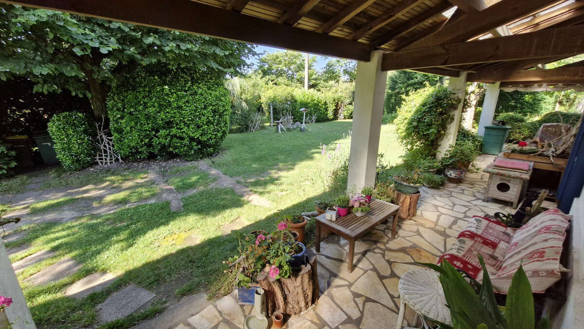 Maison à BOUTENAC-TOUVENT