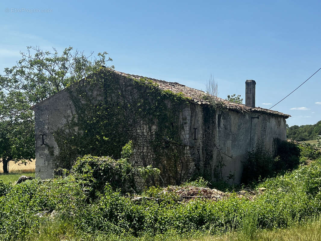 Maison à SAINT-BONNET-SUR-GIRONDE