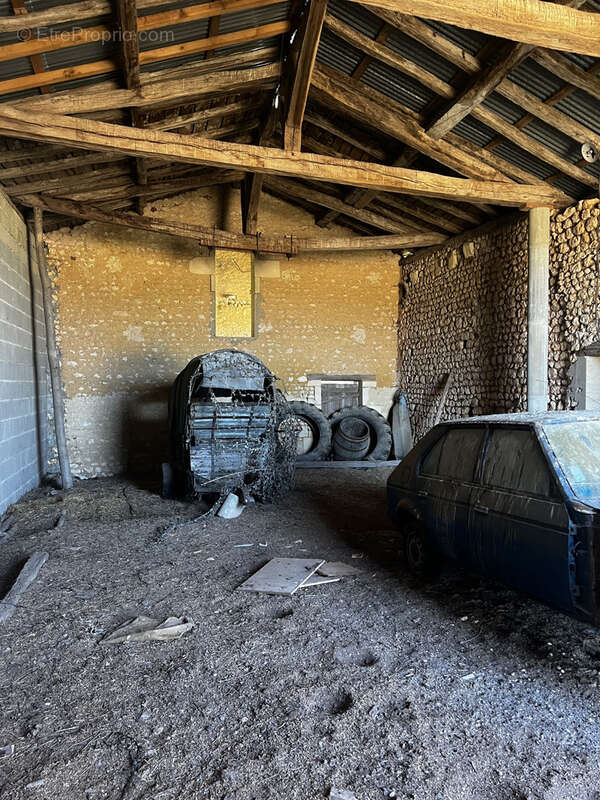 Maison à SAINT-BONNET-SUR-GIRONDE