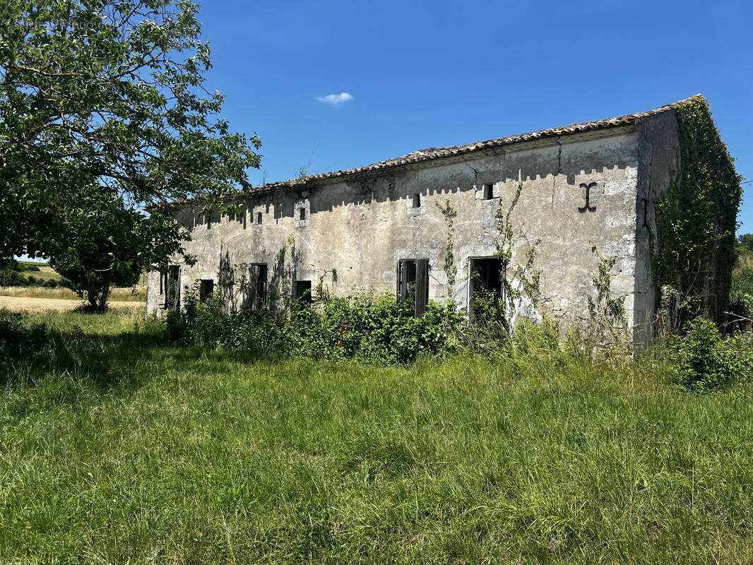 Maison à SAINT-BONNET-SUR-GIRONDE