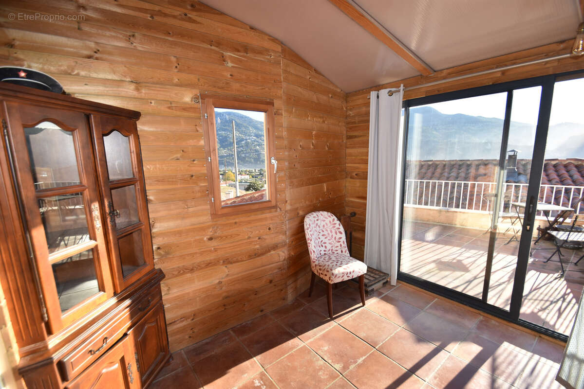 Appartement à CARROS