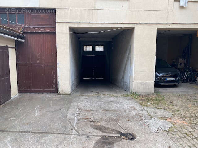 Autre à SAINT-ETIENNE