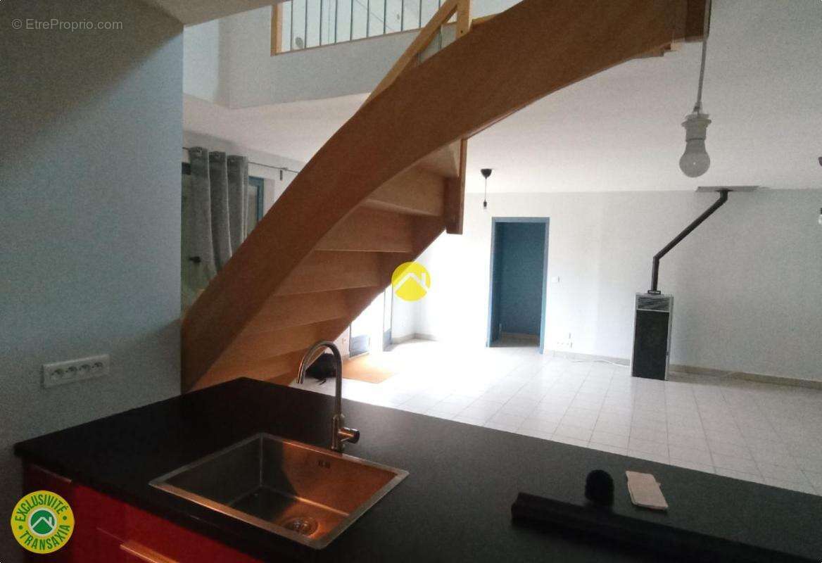 Maison à LA CHAPELLE-SUR-OREUSE