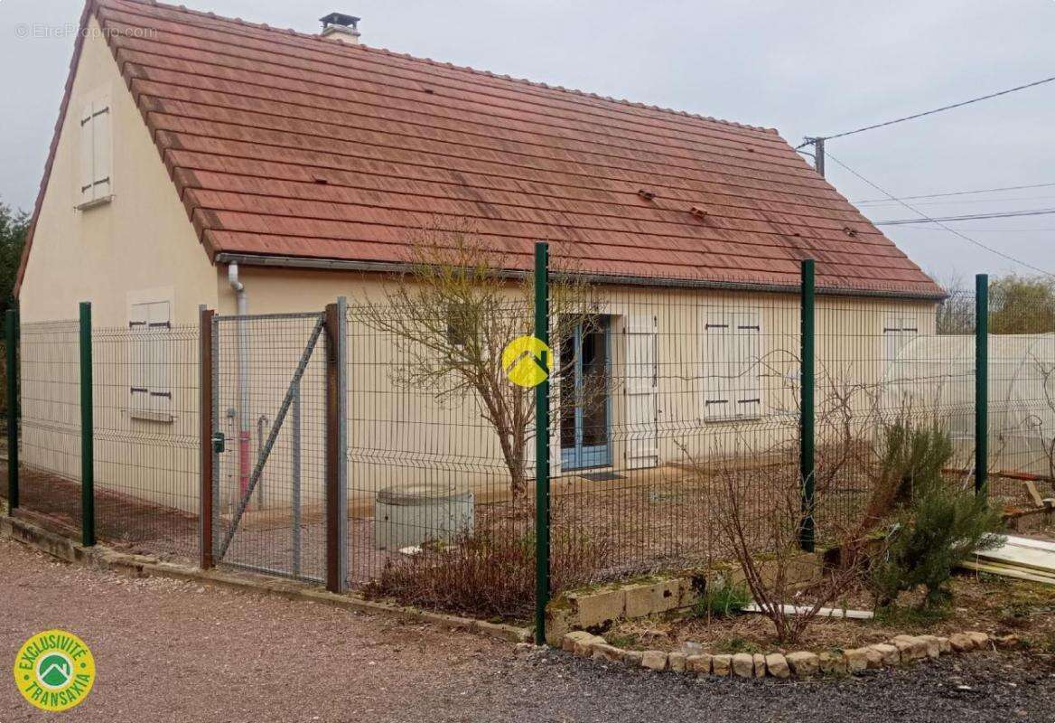 Maison à LA CHAPELLE-SUR-OREUSE