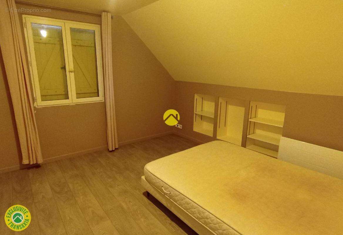 Maison à LA CHAPELLE-SUR-OREUSE