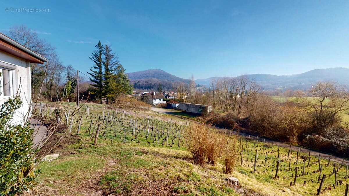 Maison à AVANNE-AVENEY