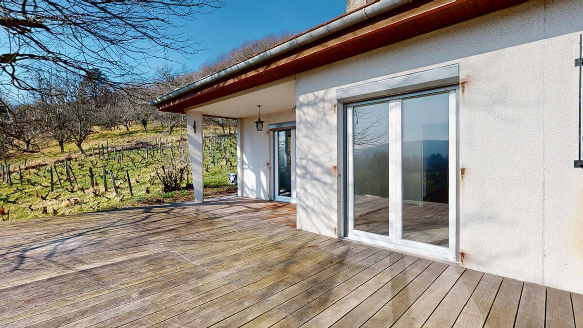 Maison à AVANNE-AVENEY