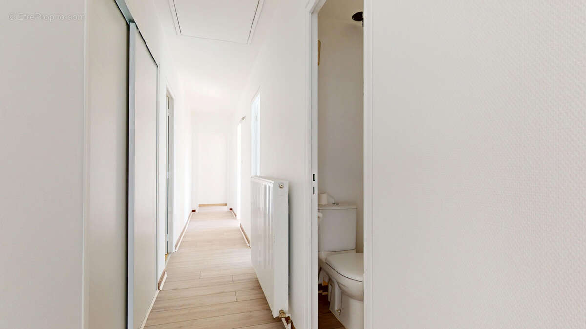 Maison à AVANNE-AVENEY