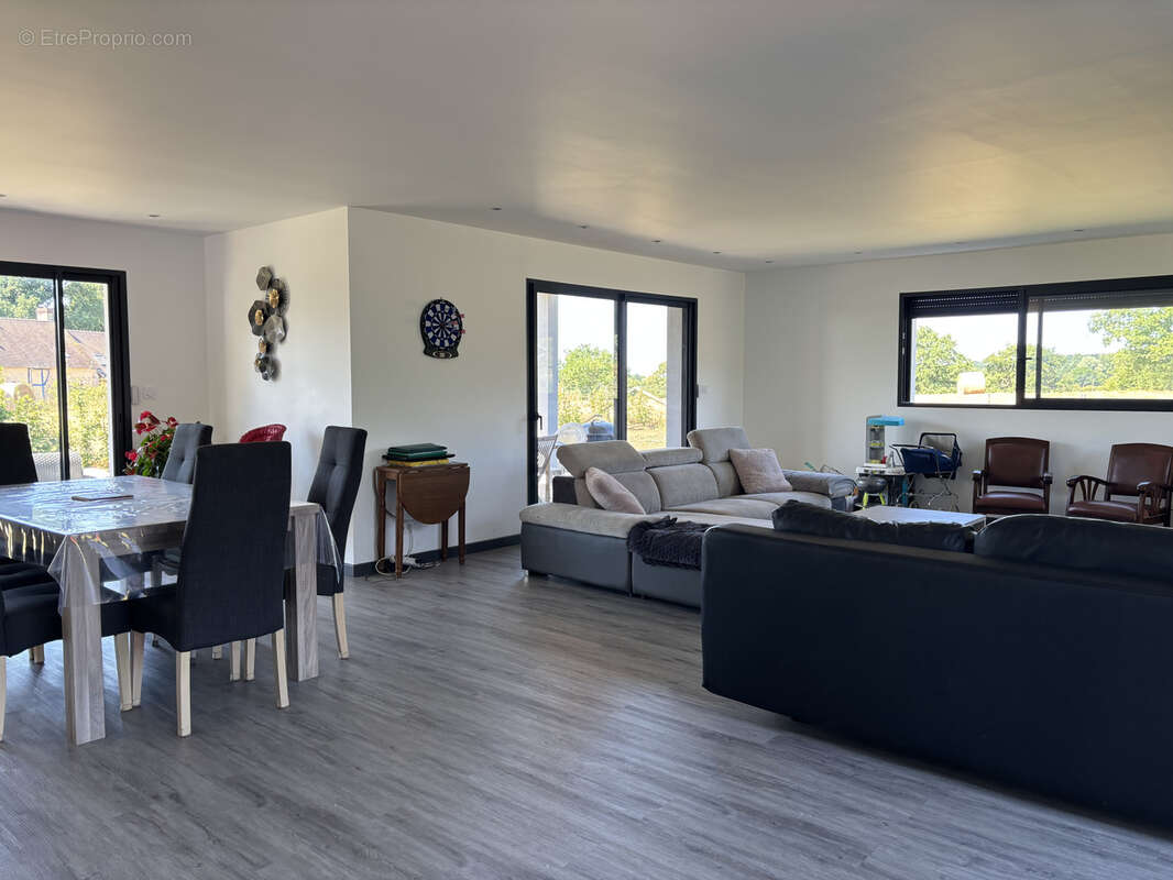 Maison à LE MELE-SUR-SARTHE