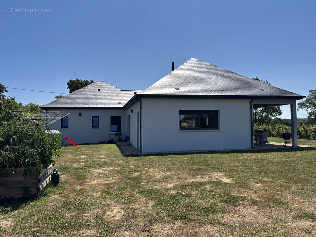 Maison à LE MELE-SUR-SARTHE