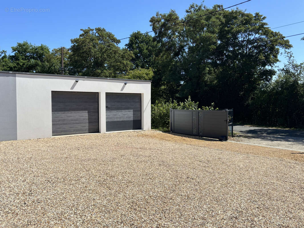 Maison à LE MELE-SUR-SARTHE