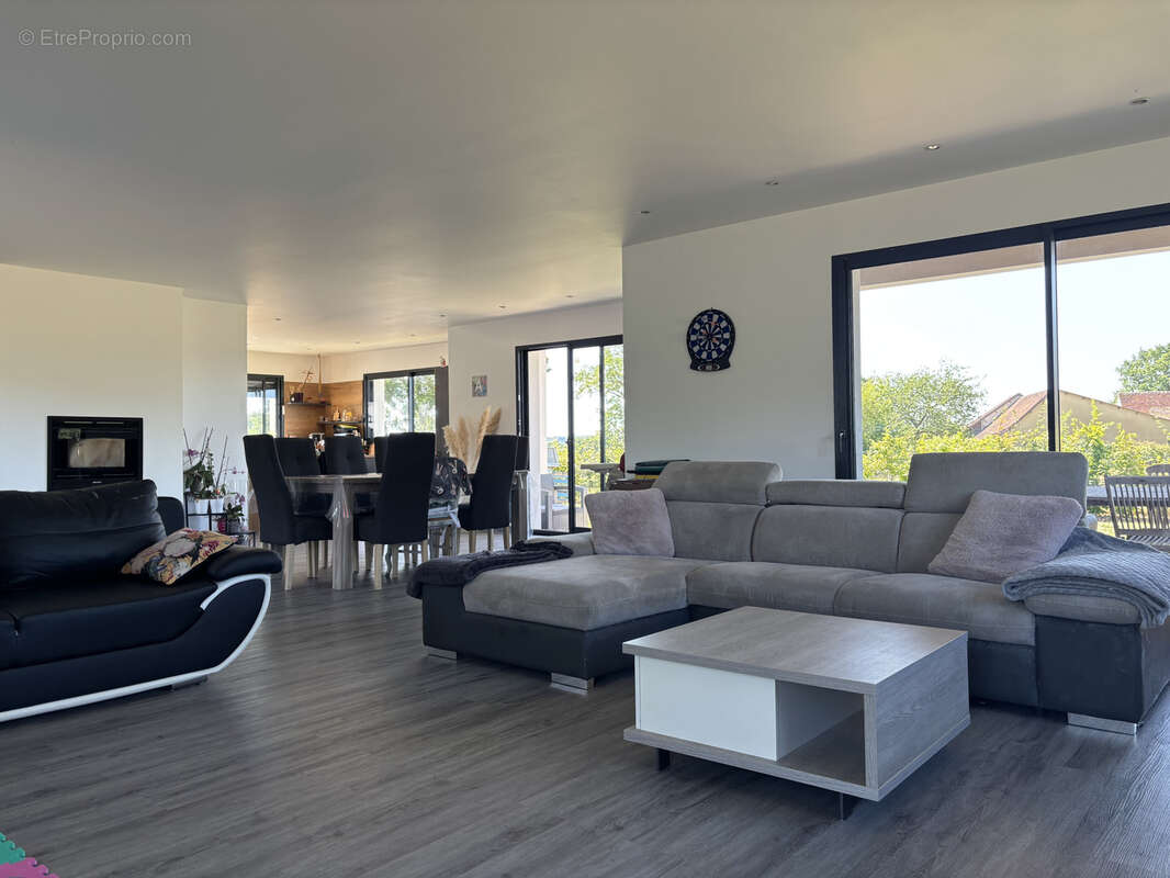 Maison à LE MELE-SUR-SARTHE