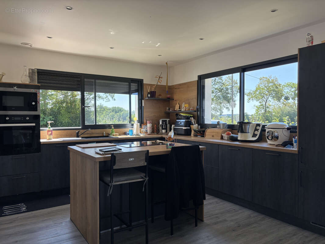 Maison à LE MELE-SUR-SARTHE