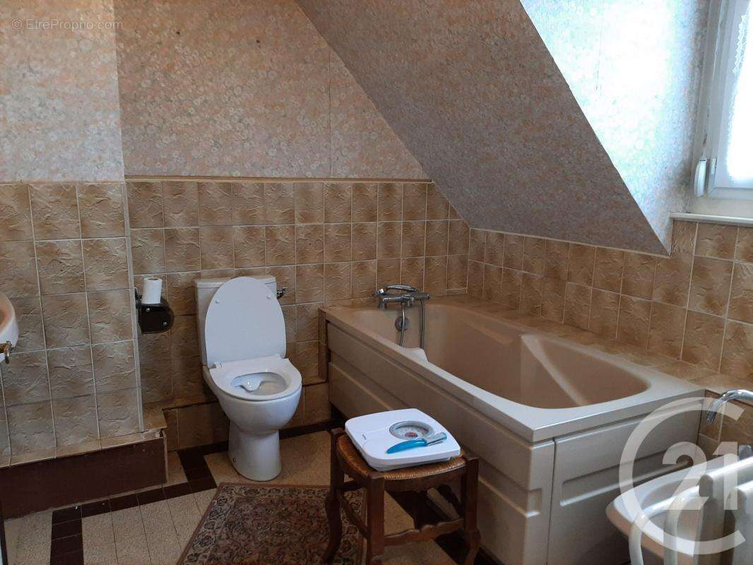 Maison à AIX-EN-ISSART