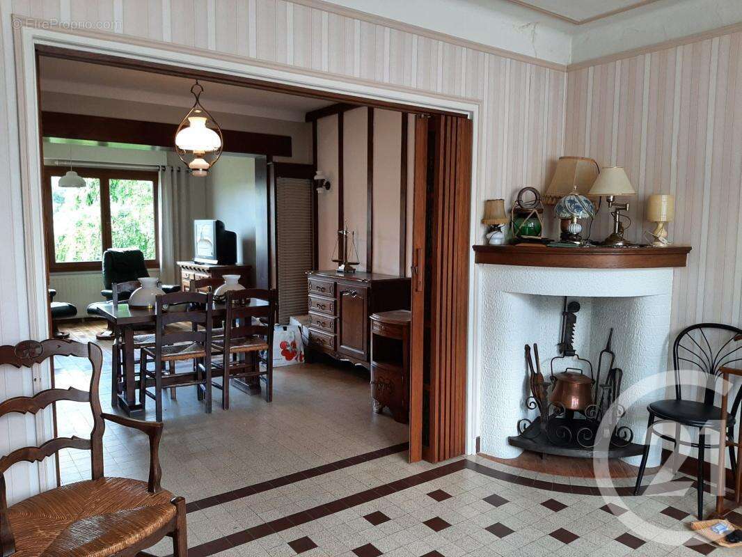 Maison à AIX-EN-ISSART