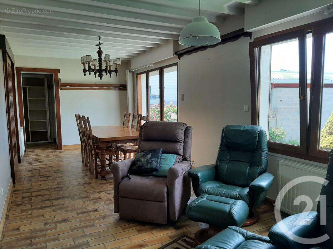 Maison à AIX-EN-ISSART