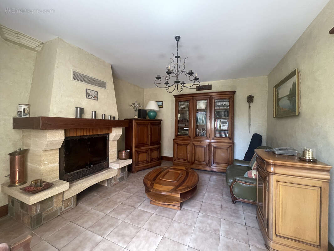 Maison à SAINT-GENEST-D&#039;AMBIERE