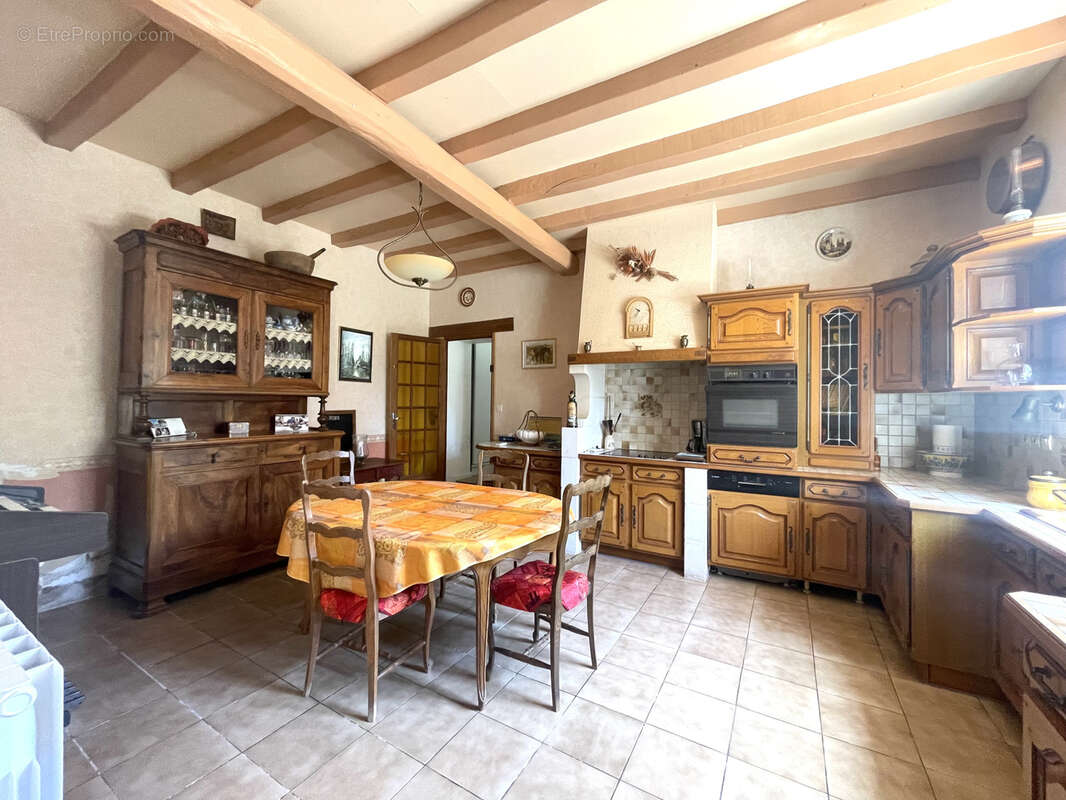 Maison à SAINT-GENEST-D&#039;AMBIERE