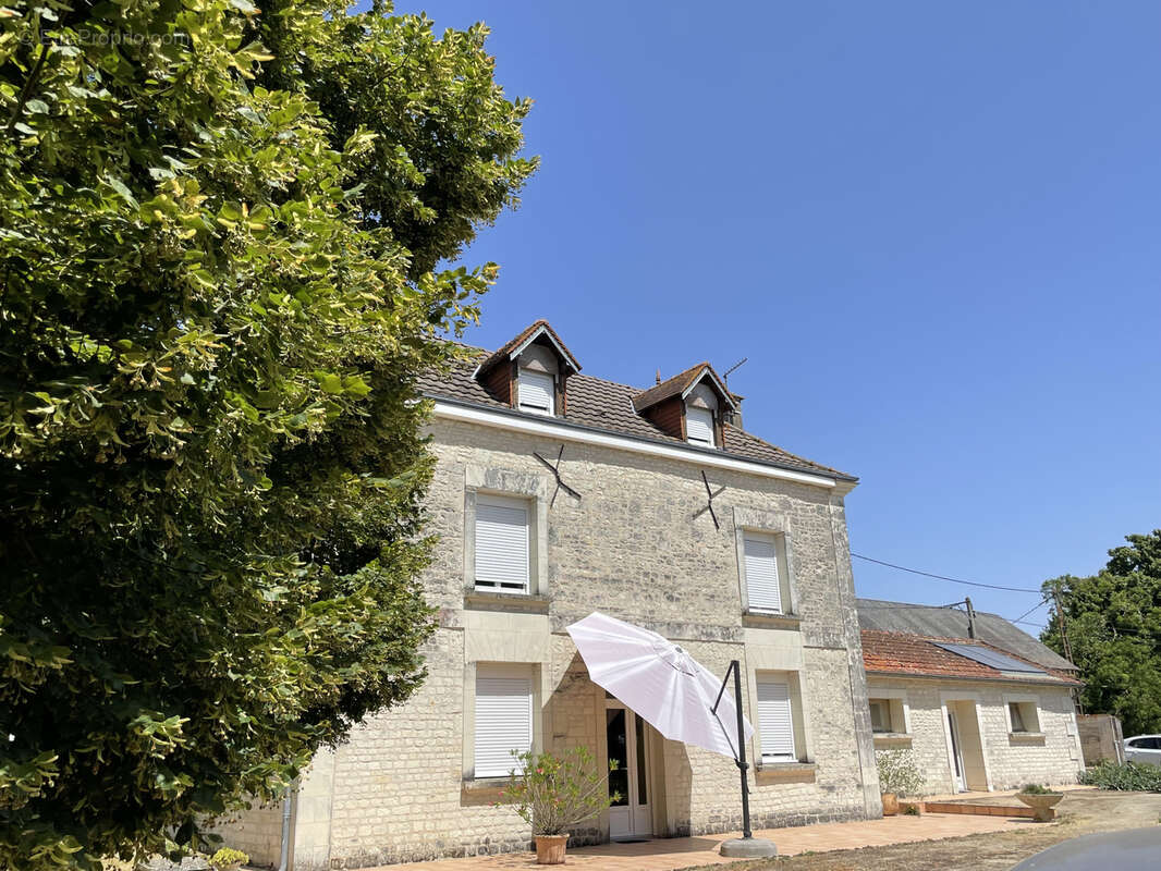 Maison à SAINT-GENEST-D&#039;AMBIERE