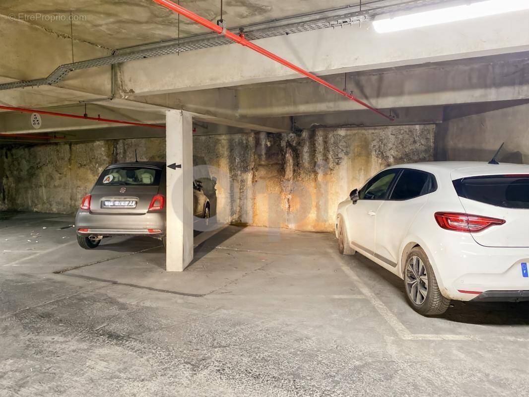 Parking à PARIS-19E