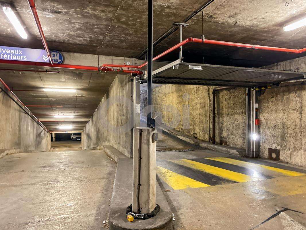 Parking à PARIS-19E