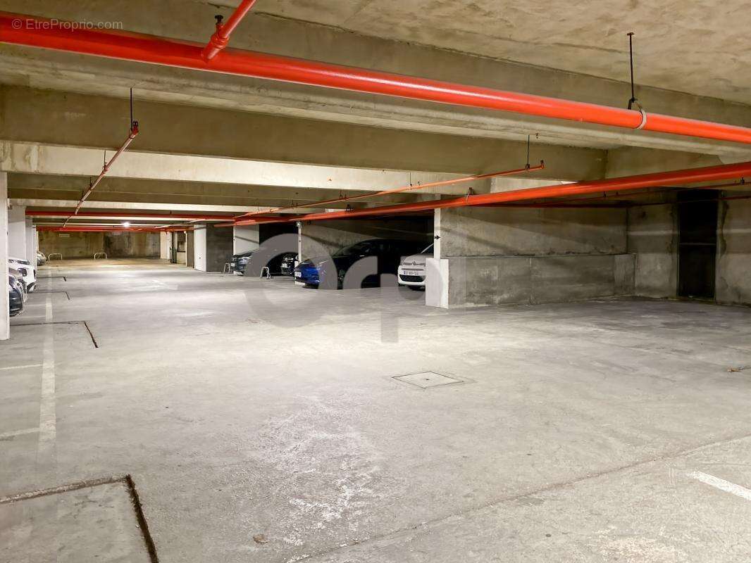 Parking à PARIS-19E