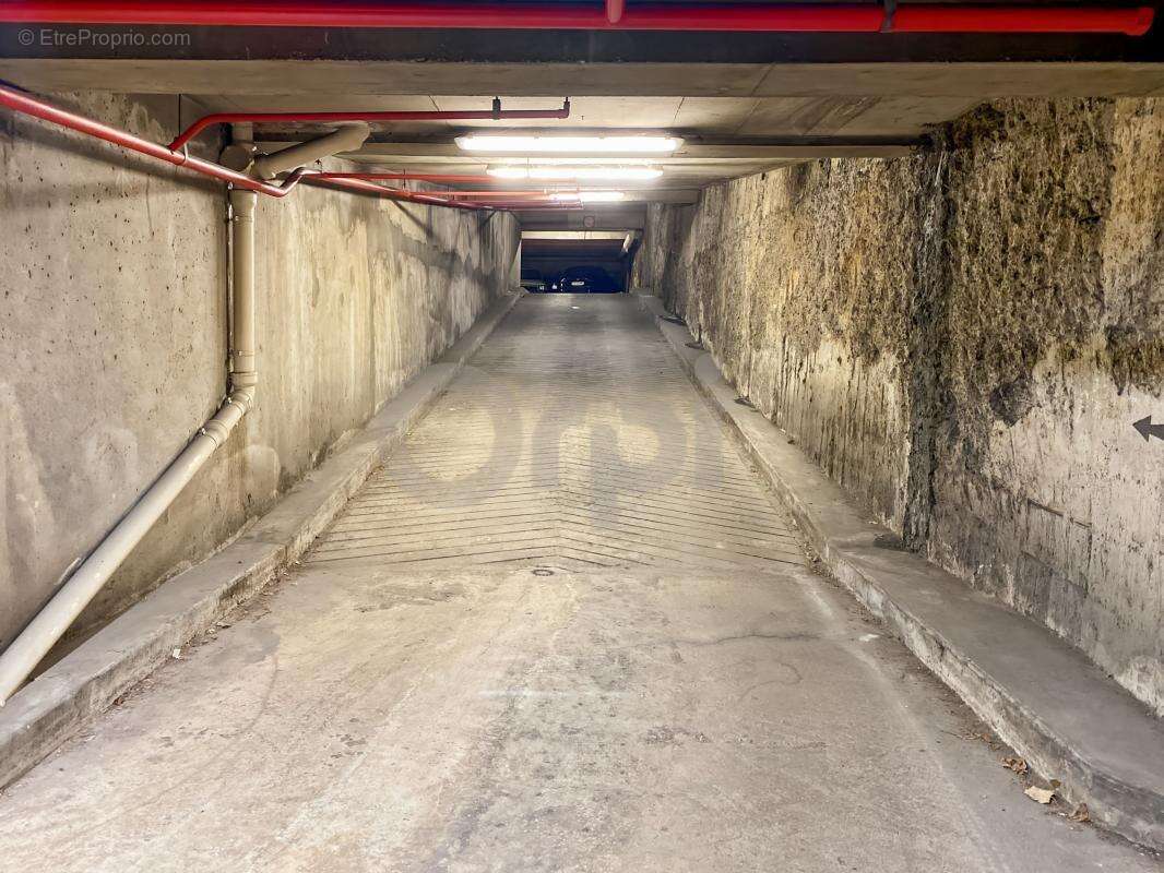 Parking à PARIS-19E