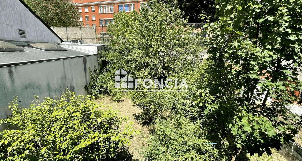 Terrain à LE PLESSIS-ROBINSON