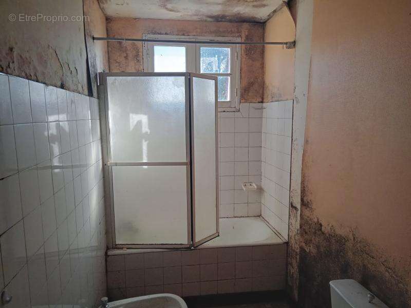 Maison à SAINT-CHRISTOPHE-DE-DOUBLE