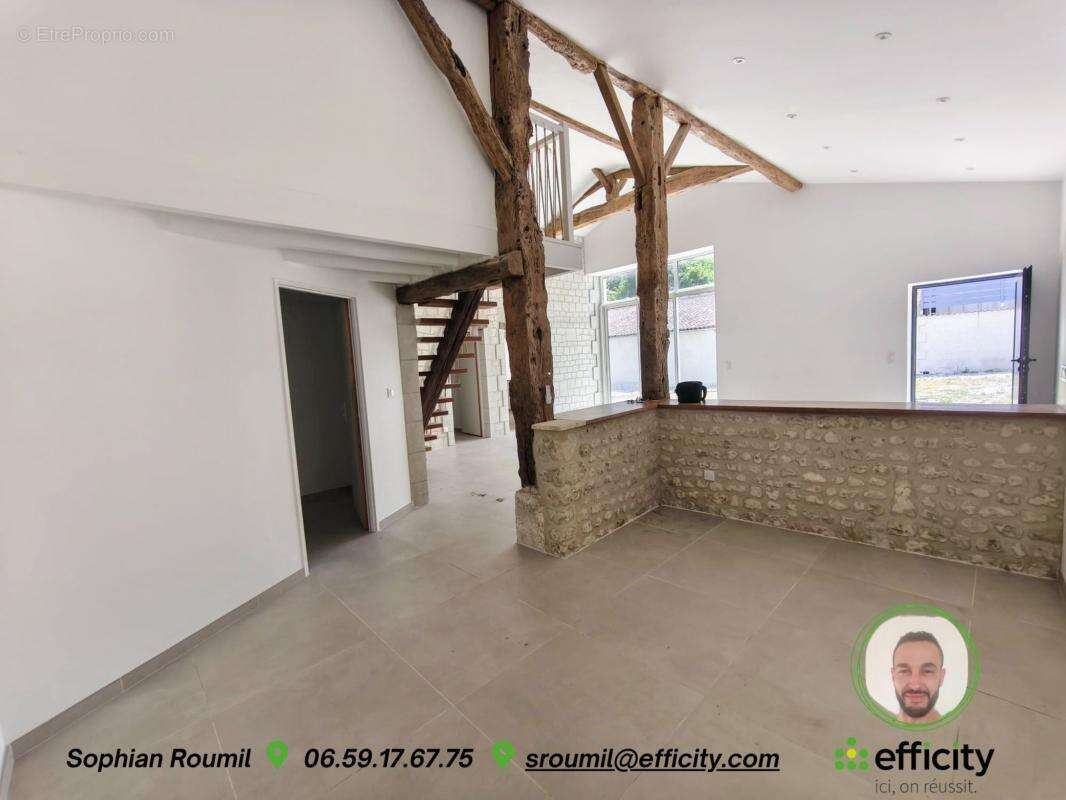 Maison à BARBEZIEUX-SAINT-HILAIRE