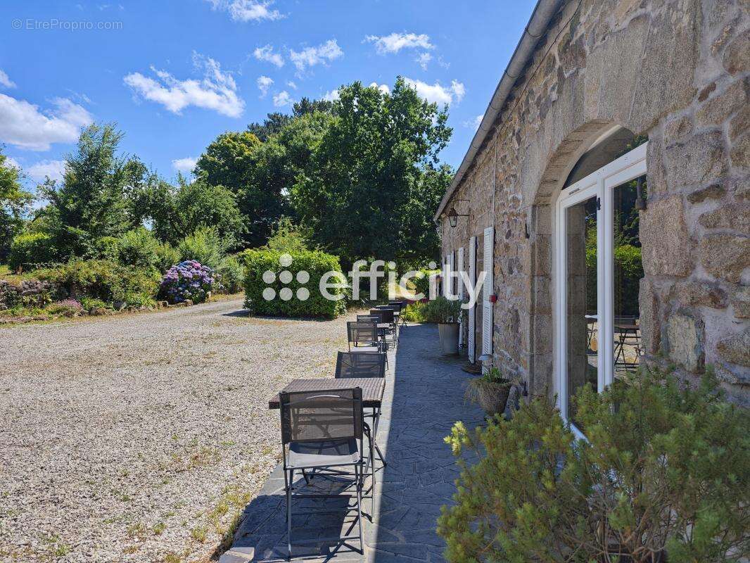 Maison à PLOMODIERN