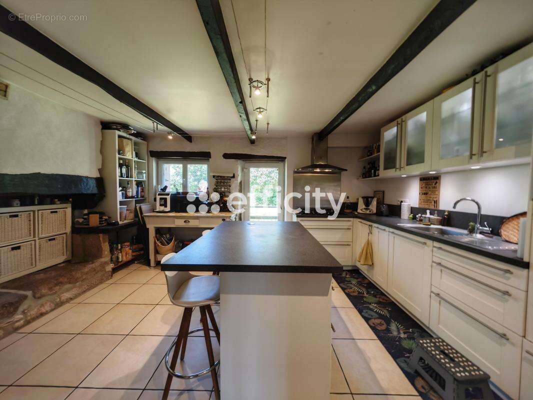 Maison à PLOMODIERN