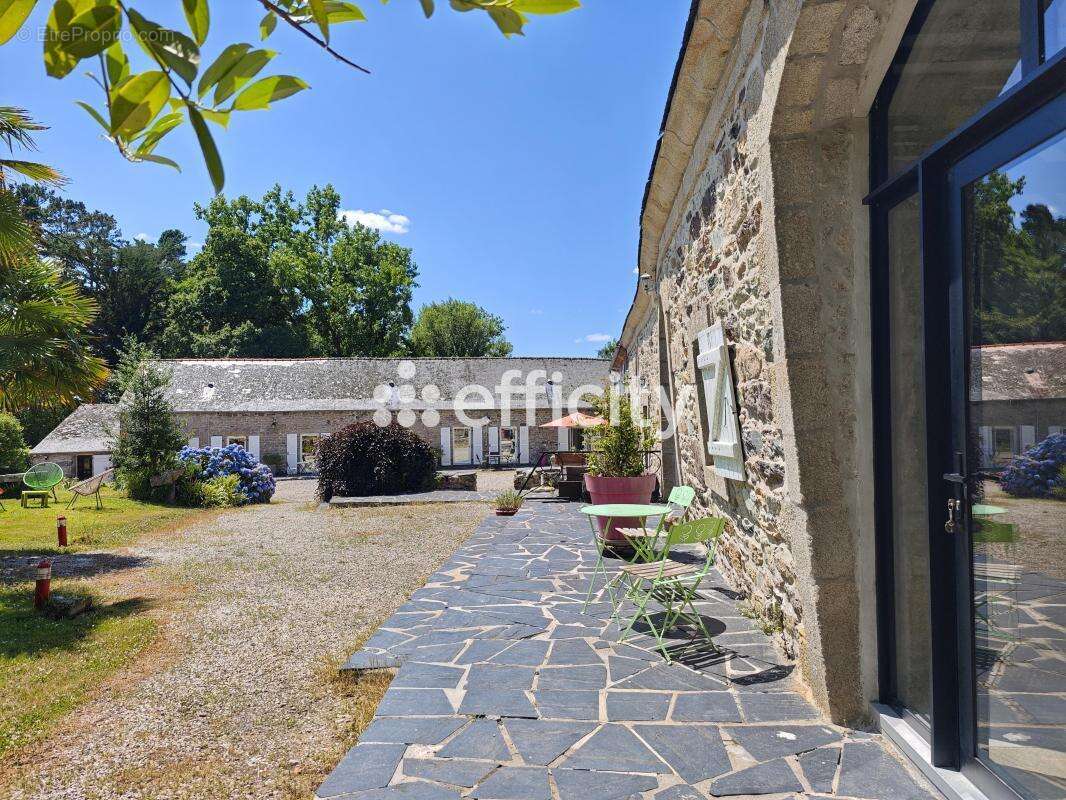 Maison à PLOMODIERN