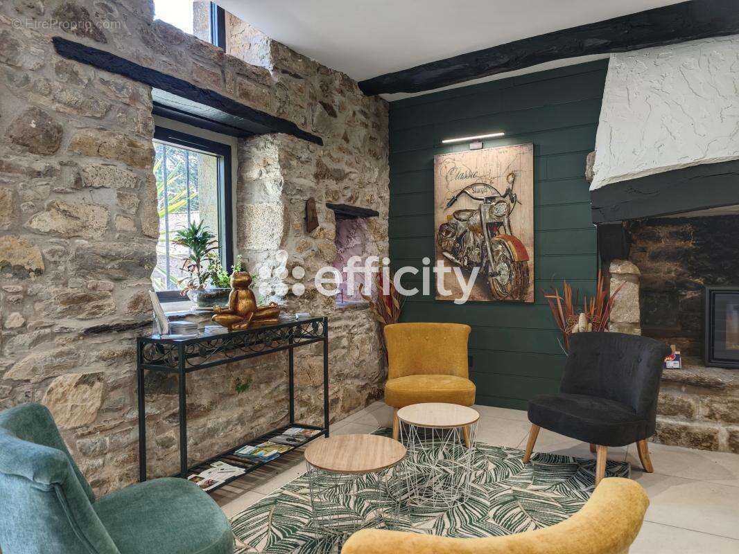 Maison à PLOMODIERN