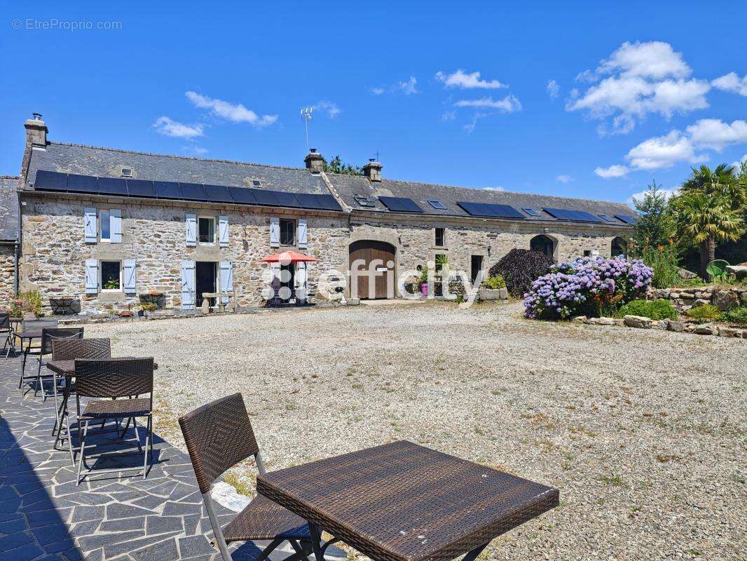 Maison à PLOMODIERN