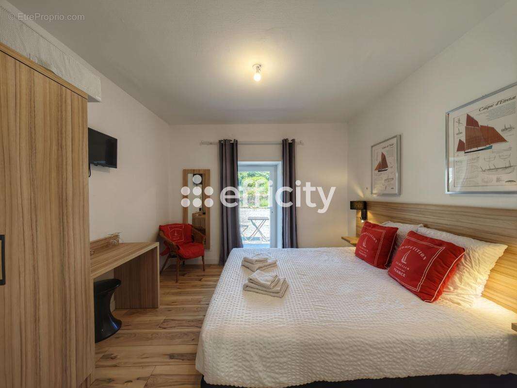 Maison à PLOMODIERN