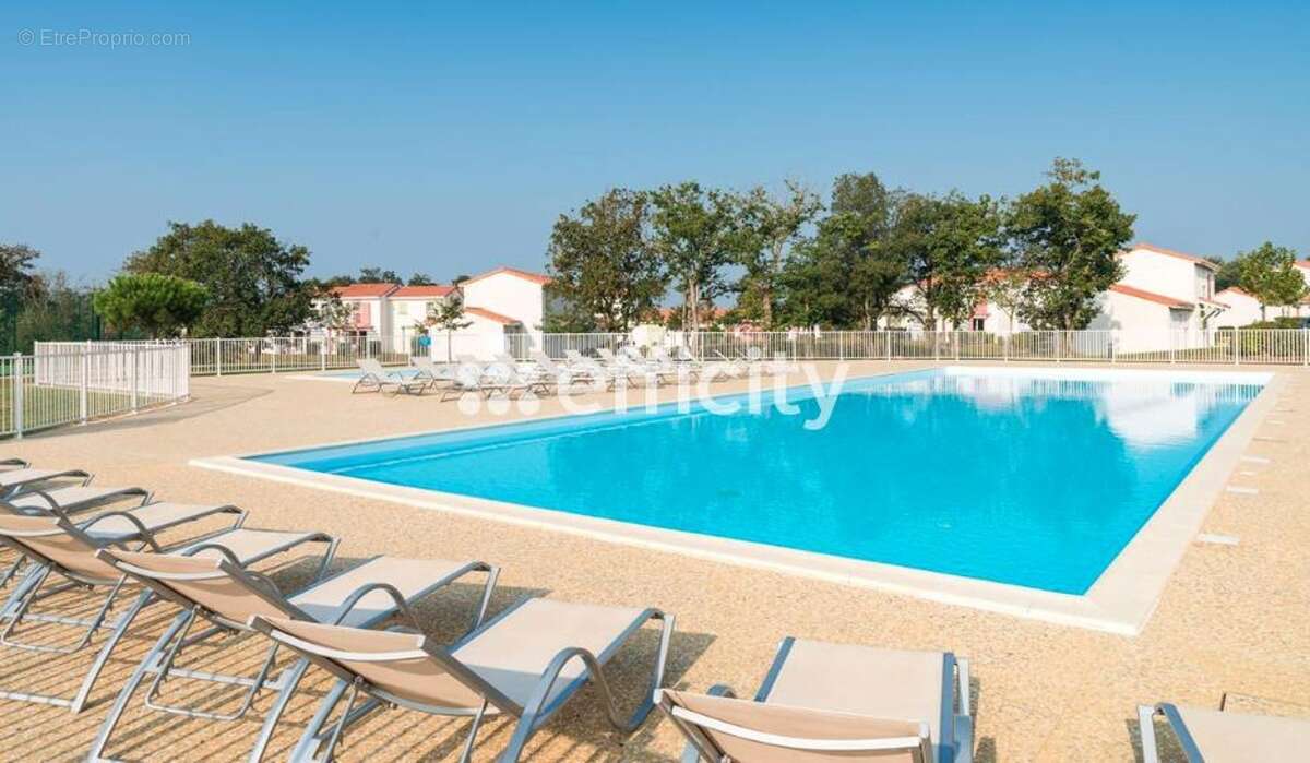 Maison à TALMONT-SAINT-HILAIRE