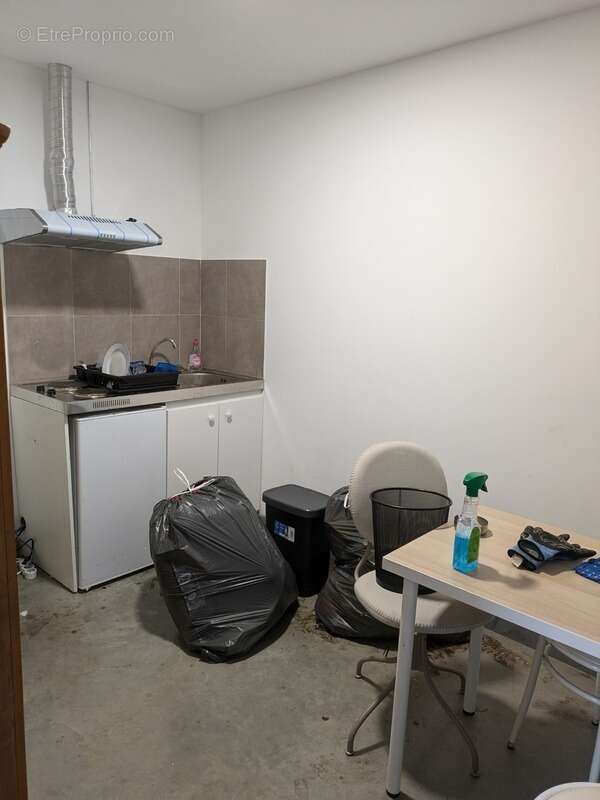 Commerce à SAINT-VINCENT-DE-MERCUZE